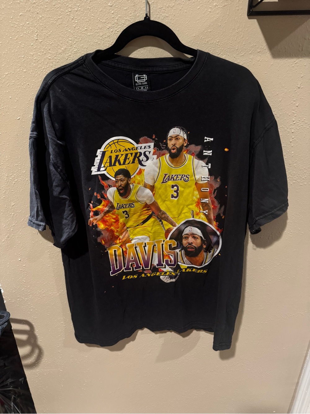 Los Angeles Lakers Black Graphic Men's T-Shirt - Davis Design